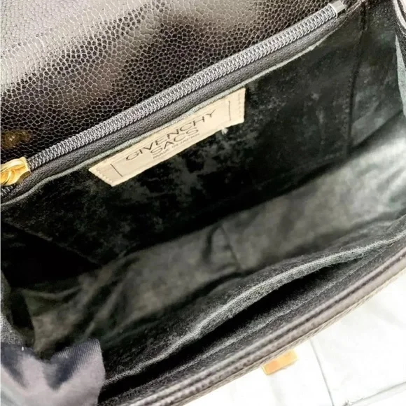 Vintage Givenchy Sacs Black Leather Shoulder bag - Picture 8 of 14